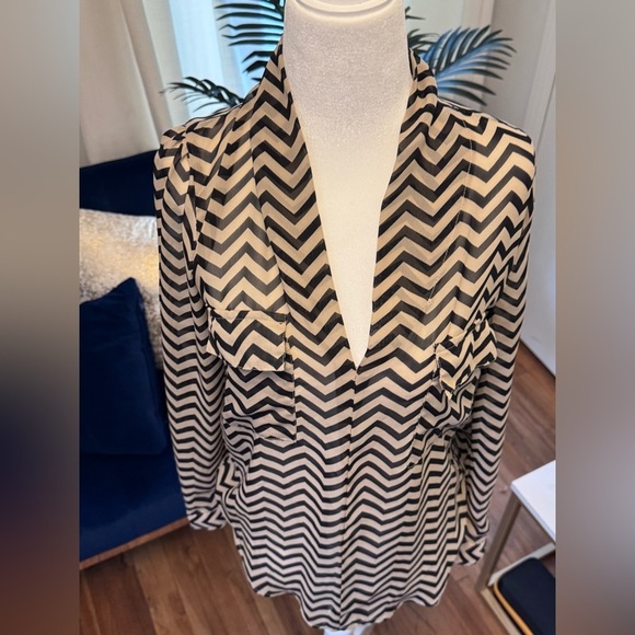 Chevron Patterned Lightweight Women's Top Camisole - Picture 7 of 15